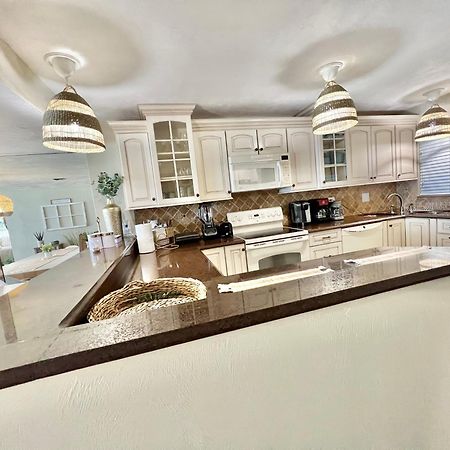 דייטונה ביץ' Beach Oasis 704 Lovely Daytona Ocean Front For 5 Sleeps Up To 12 מראה חיצוני תמונה