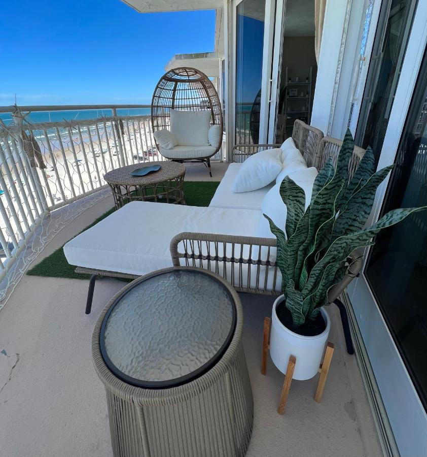 דייטונה ביץ' Beach Oasis 704 Lovely Daytona Ocean Front For 5 Sleeps Up To 12 מראה חיצוני תמונה