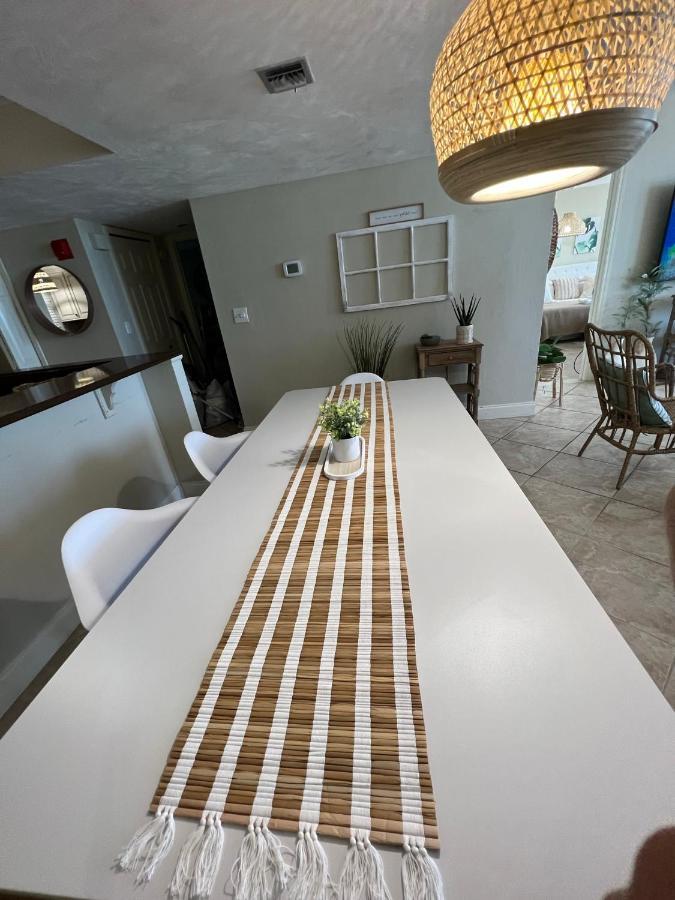 דייטונה ביץ' Beach Oasis 704 Lovely Daytona Ocean Front For 5 Sleeps Up To 12 מראה חיצוני תמונה