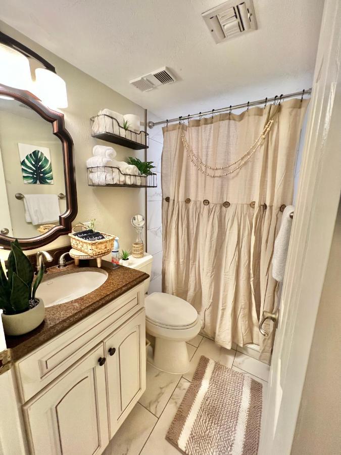 דייטונה ביץ' Beach Oasis 704 Lovely Daytona Ocean Front For 5 Sleeps Up To 12 מראה חיצוני תמונה