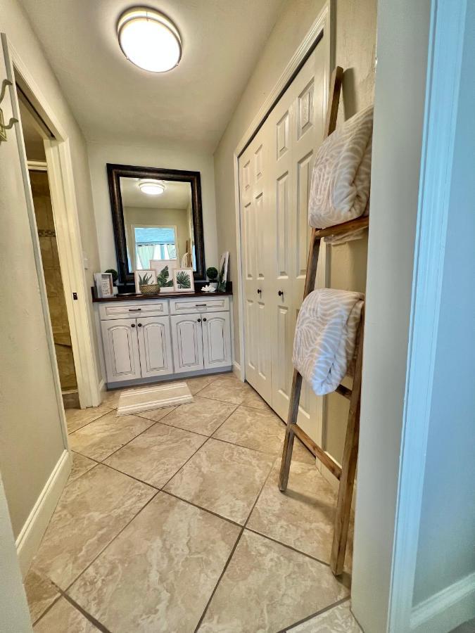 דייטונה ביץ' Beach Oasis 704 Lovely Daytona Ocean Front For 5 Sleeps Up To 12 מראה חיצוני תמונה