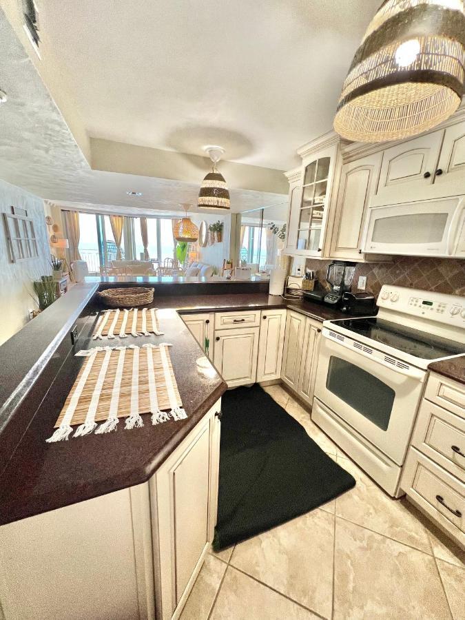 דייטונה ביץ' Beach Oasis 704 Lovely Daytona Ocean Front For 5 Sleeps Up To 12 מראה חיצוני תמונה